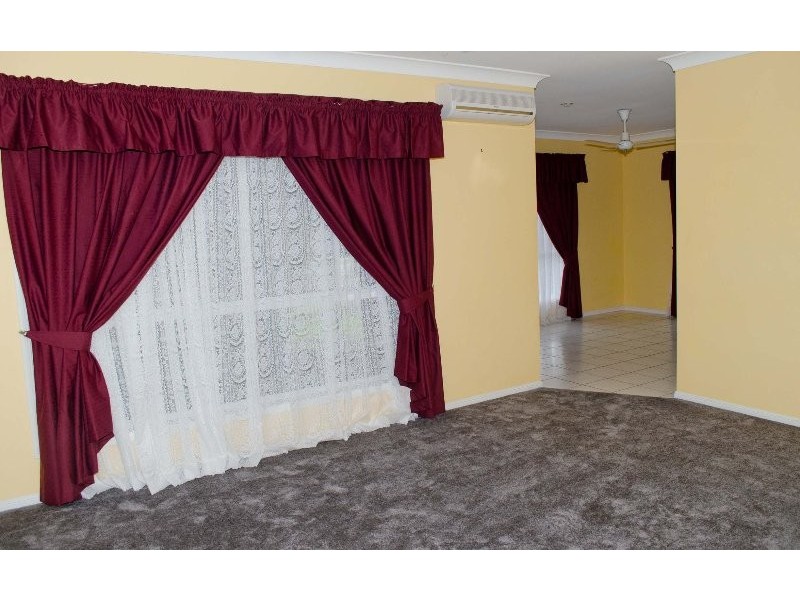 102 Lamberth Road, Regents Park QLD 4118