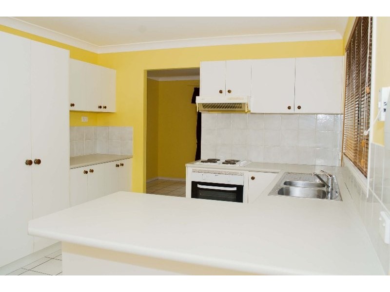 102 Lamberth Road, Regents Park QLD 4118