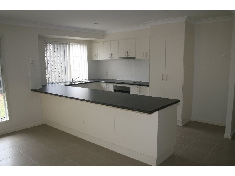 11 Lorikeet Way, Crestmead QLD 4132