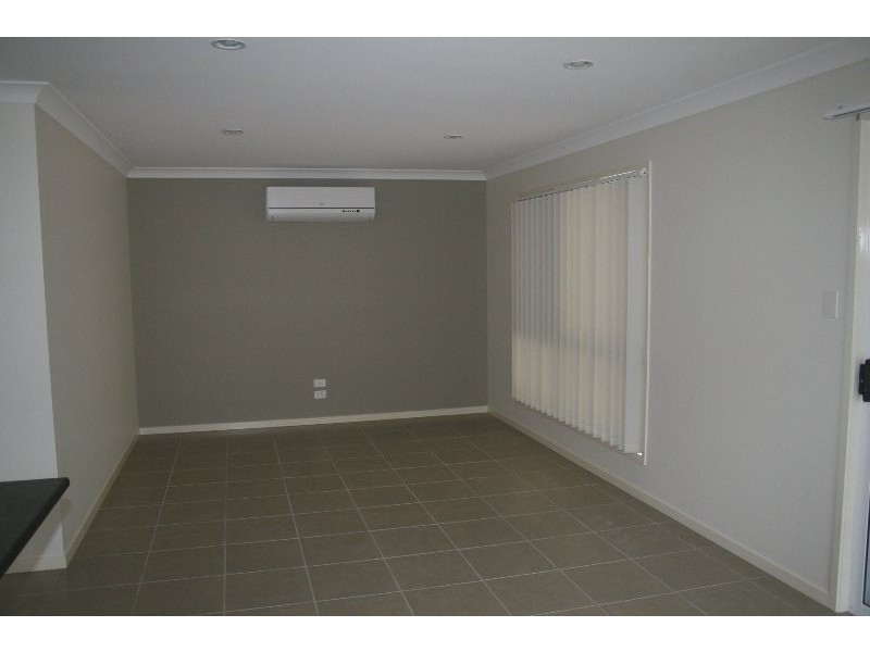 11 Lorikeet Way, Crestmead QLD 4132