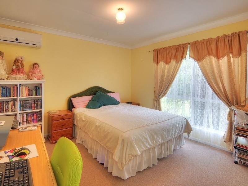 24 Barker Street, Boronia Heights QLD 4124