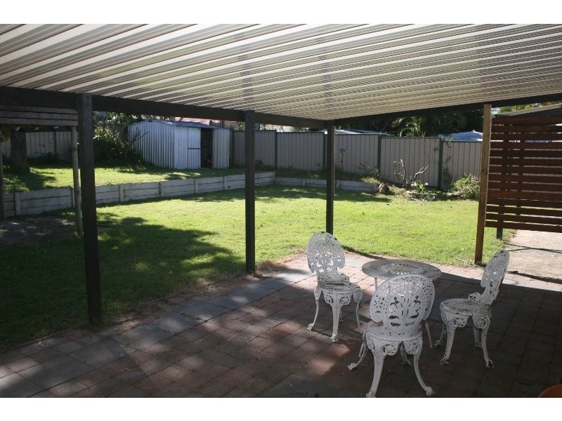 16 Conifer Street, Hillcrest QLD 4118