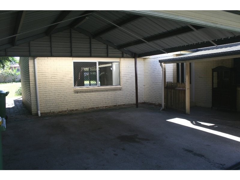 16 Conifer Street, Hillcrest QLD 4118