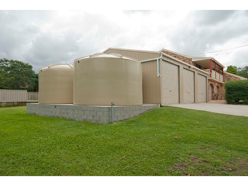 1 Ghostgum Court, Park Ridge QLD 4125