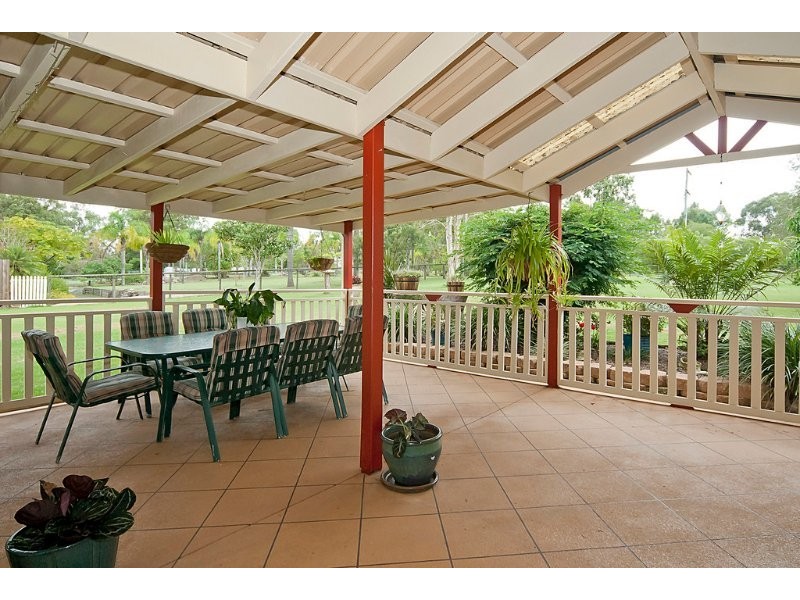 1 Ghostgum Court, Park Ridge QLD 4125