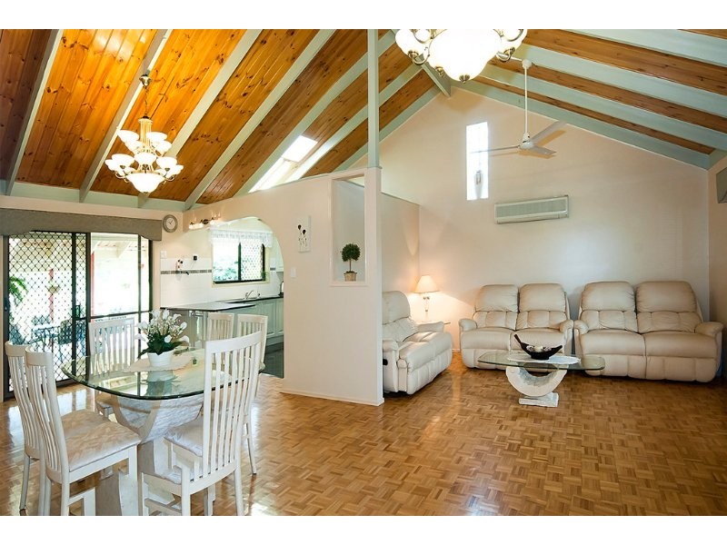 1 Ghostgum Court, Park Ridge QLD 4125