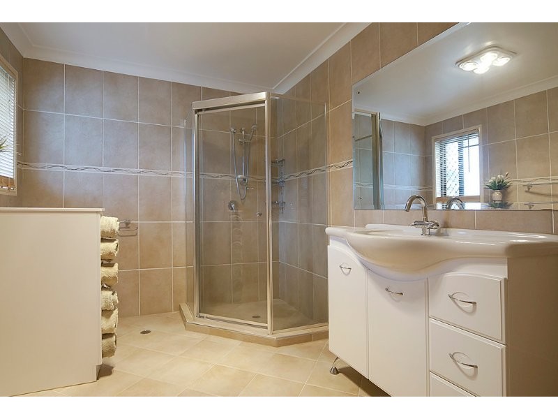 1 Ghostgum Court, Park Ridge QLD 4125