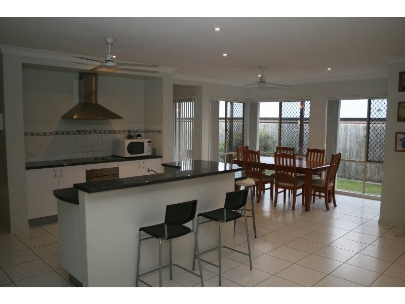 13 Watarrka Drive, Parkinson QLD 4115