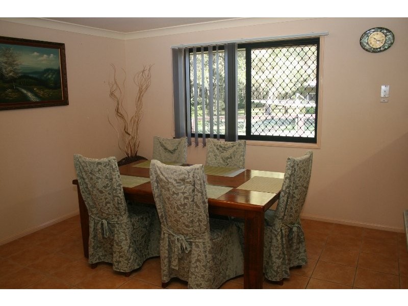 19 Conifer Street, Hillcrest QLD 4118