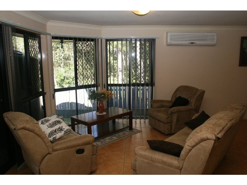 19 Conifer Street, Hillcrest QLD 4118