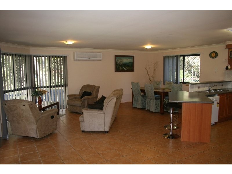 19 Conifer Street, Hillcrest QLD 4118