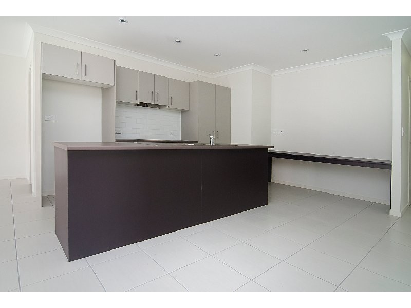 15 Sanur Street / 55 Fourth Avenue, Marsden QLD 4132