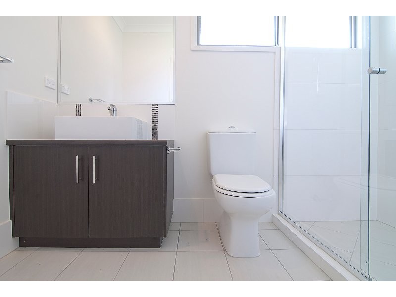 15 Sanur Street / 55 Fourth Avenue, Marsden QLD 4132