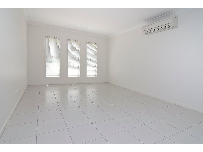 55 Fourth Avenue, Marsden QLD 4132