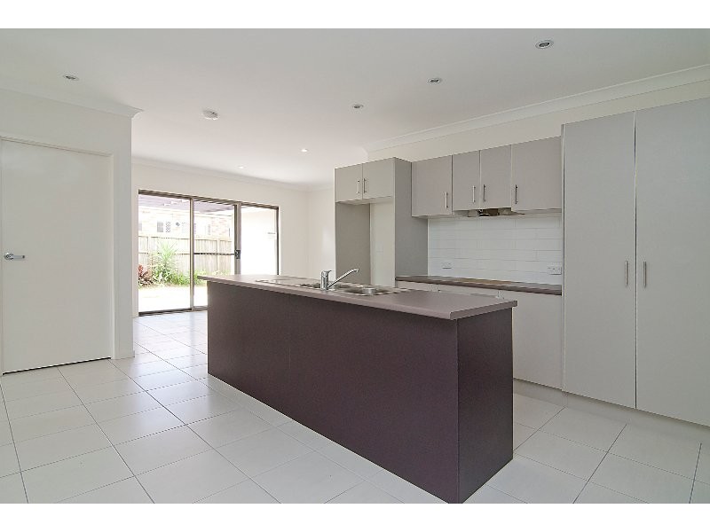 55 Fourth Avenue, Marsden QLD 4132