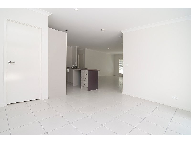 55 Fourth Avenue, Marsden QLD 4132