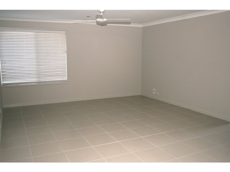 19 Barcombe Drive, Marsden QLD 4132