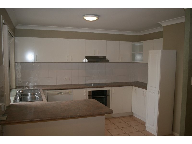 11 Standford Place, Regents Park QLD 4118