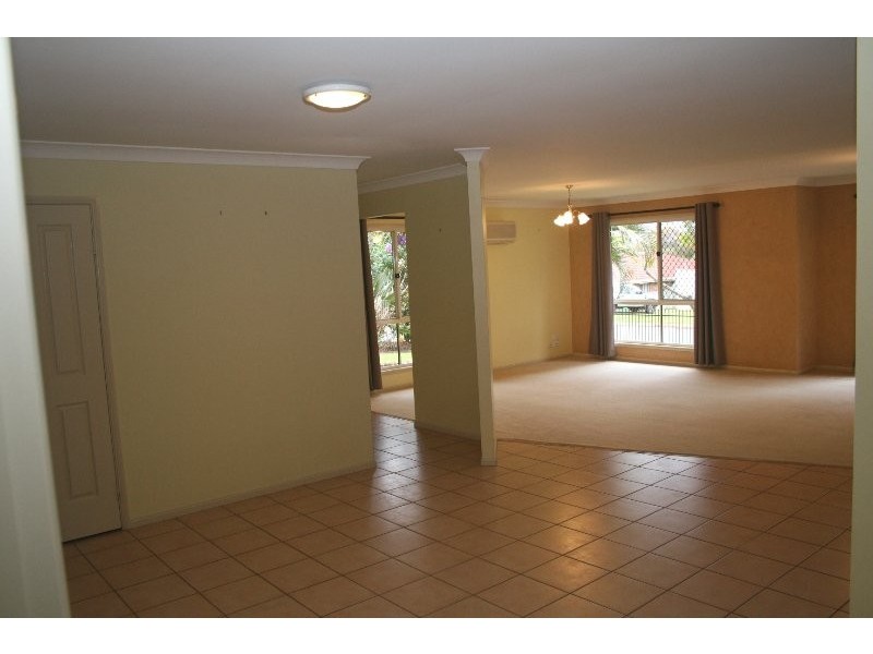 11 Standford Place, Regents Park QLD 4118