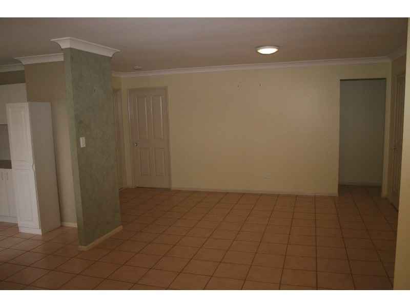 11 Standford Place, Regents Park QLD 4118