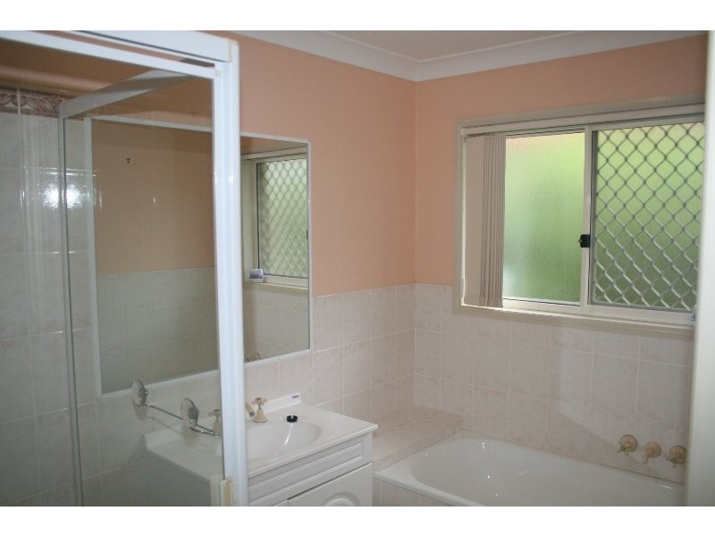 11 Standford Place, Regents Park QLD 4118