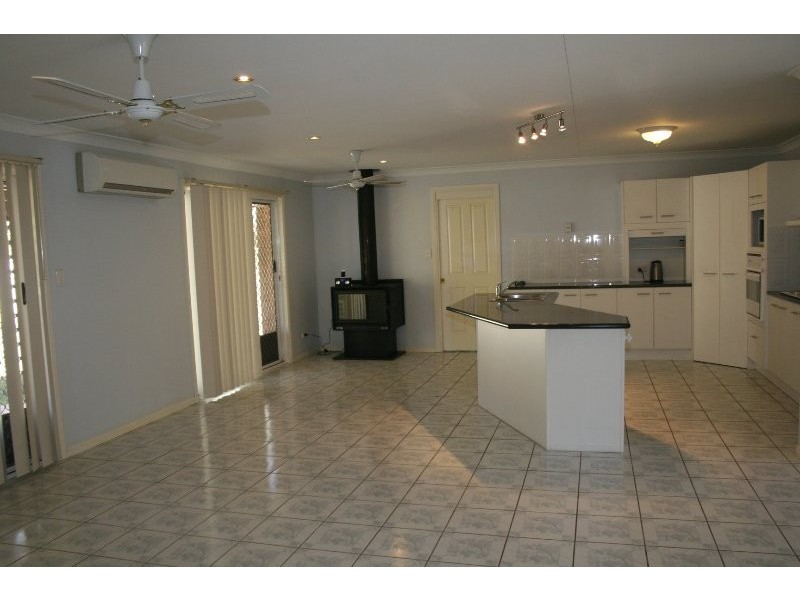 2 Springfields Road, Chambers Flat QLD 4133