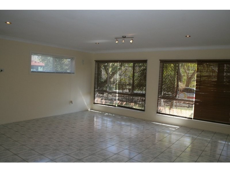 2 Springfields Road, Chambers Flat QLD 4133