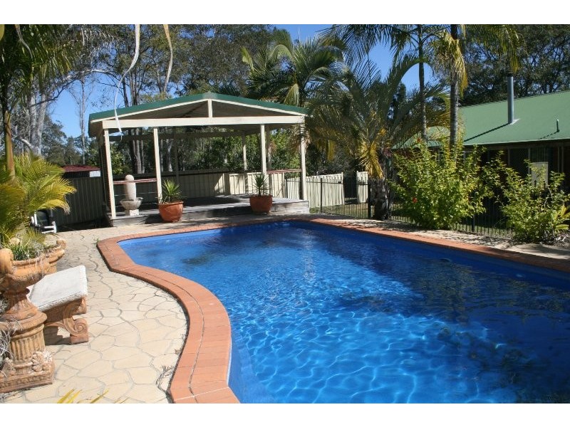 2 Springfields Road, Chambers Flat QLD 4133