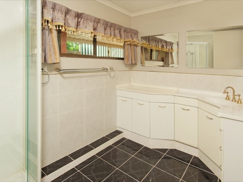 252 Browns Plains Road, Browns Plains QLD 4118