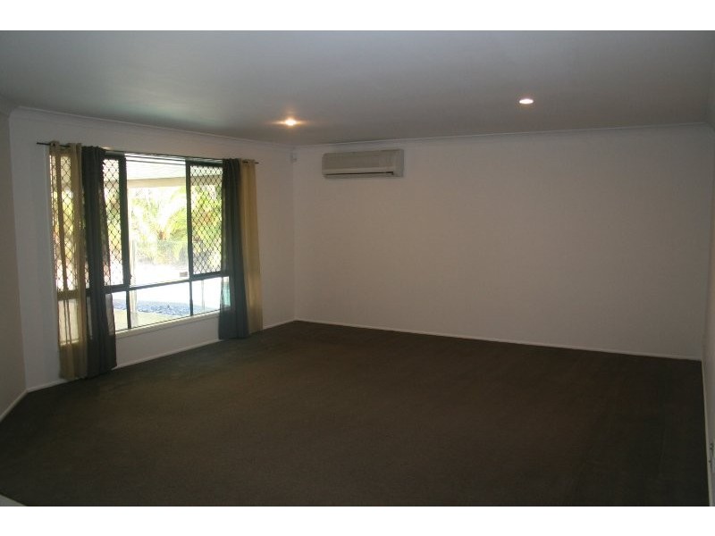 70 Dampier Crescent, Drewvale QLD 4116