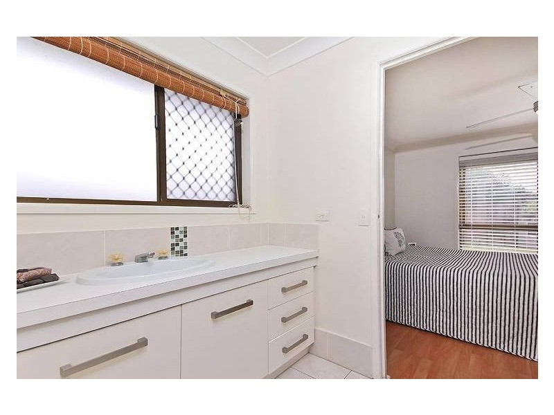 24 Adam Street, Browns Plains QLD 4118