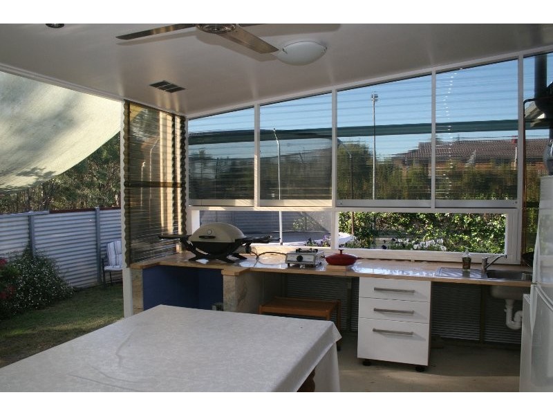 1 Gleditsia Close, Regents Park QLD 4118