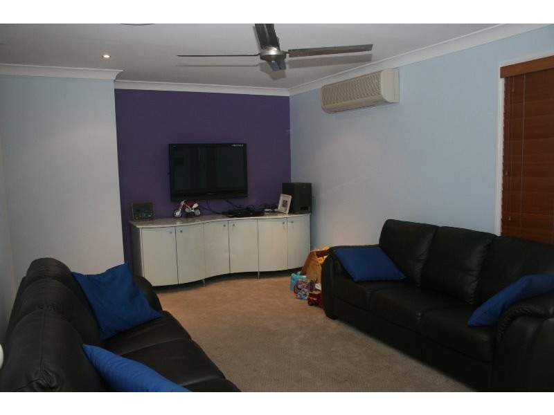 1 Gleditsia Close, Regents Park QLD 4118