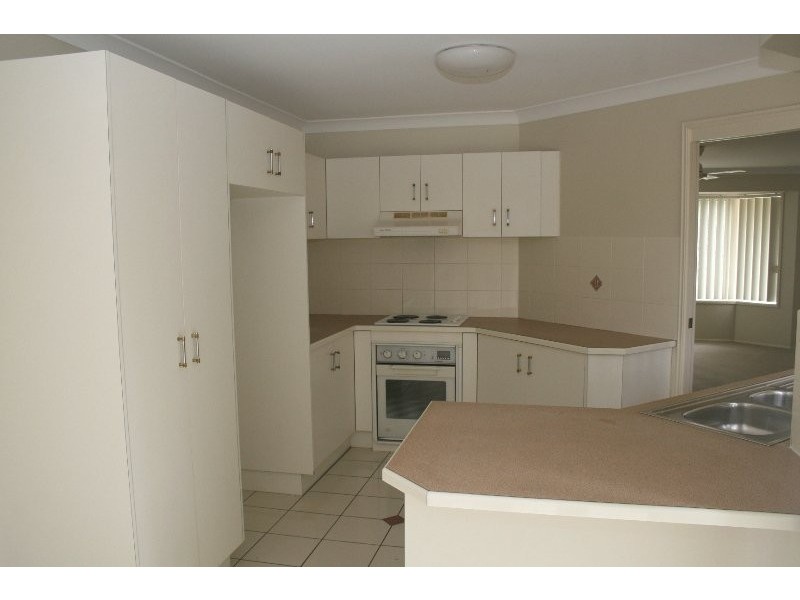 40 Rookwood Avenue, Coopers Plains QLD 4108