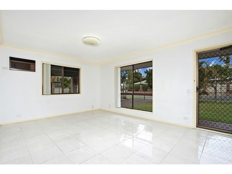 10 Dornock Drive, Boronia Heights QLD 4124