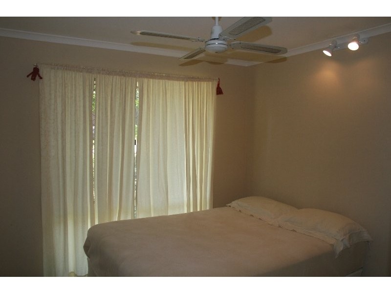 7 Paroo Place, Hillcrest QLD 4118