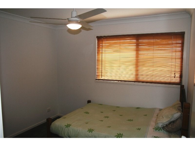 32 Sunrise Crescent, Regents Park QLD 4118