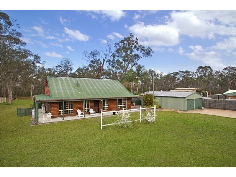 100 Merluna Road, Park Ridge South QLD 4125