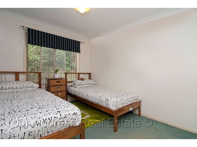 7 Butia Close, Regents Park QLD 4118
