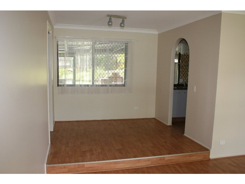 6 Bushland Drive, Regents Park QLD 4118