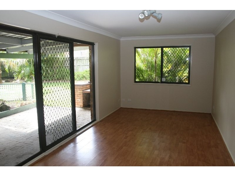 6 Bushland Drive, Regents Park QLD 4118