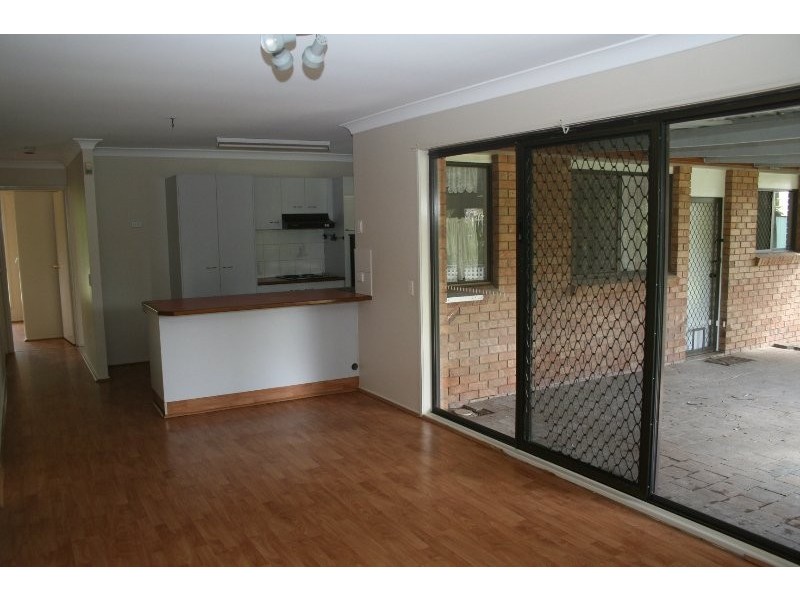 6 Bushland Drive, Regents Park QLD 4118