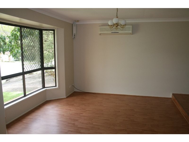 6 Bushland Drive, Regents Park QLD 4118