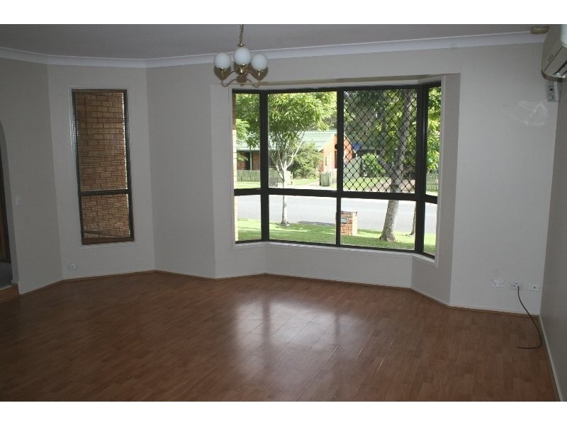6 Bushland Drive, Regents Park QLD 4118