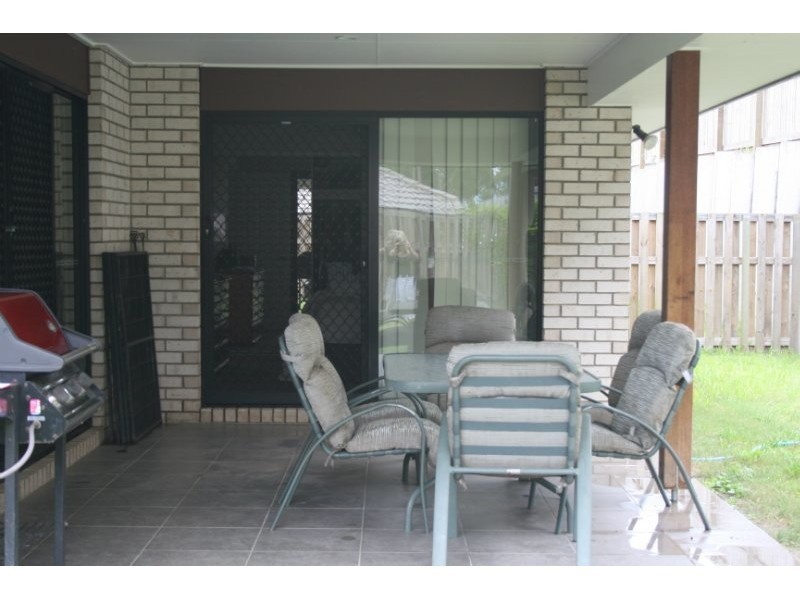 10 Cedarwood Street, Berrinba QLD 4117