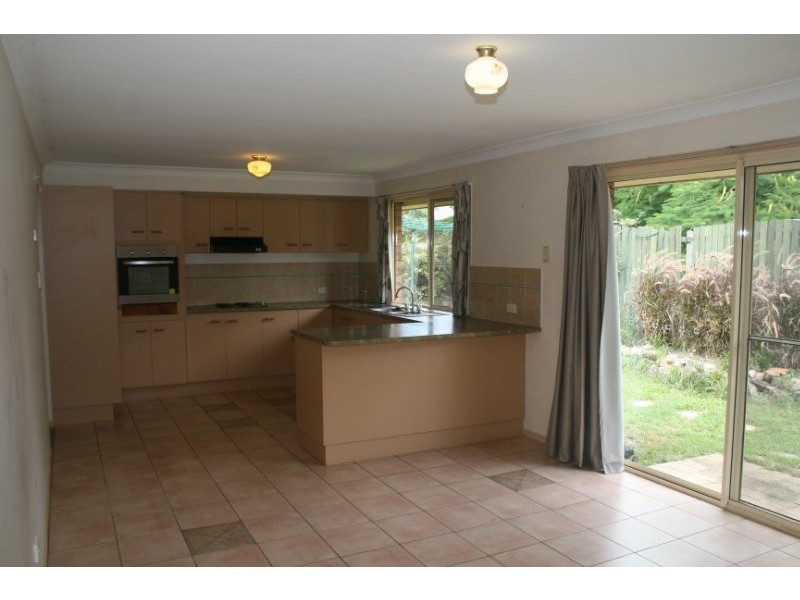 2 Stringybark Street, Regents Park QLD 4118