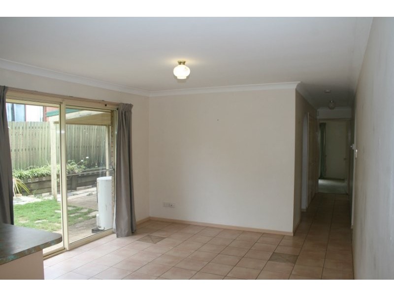 2 Stringybark Street, Regents Park QLD 4118