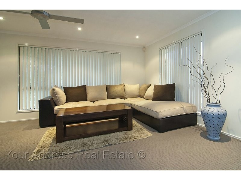 1 Kingfield Court, Regents Park QLD 4118