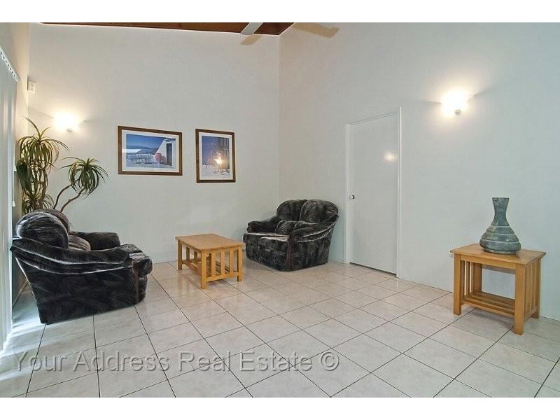 1 Kingfield Court, Regents Park QLD 4118