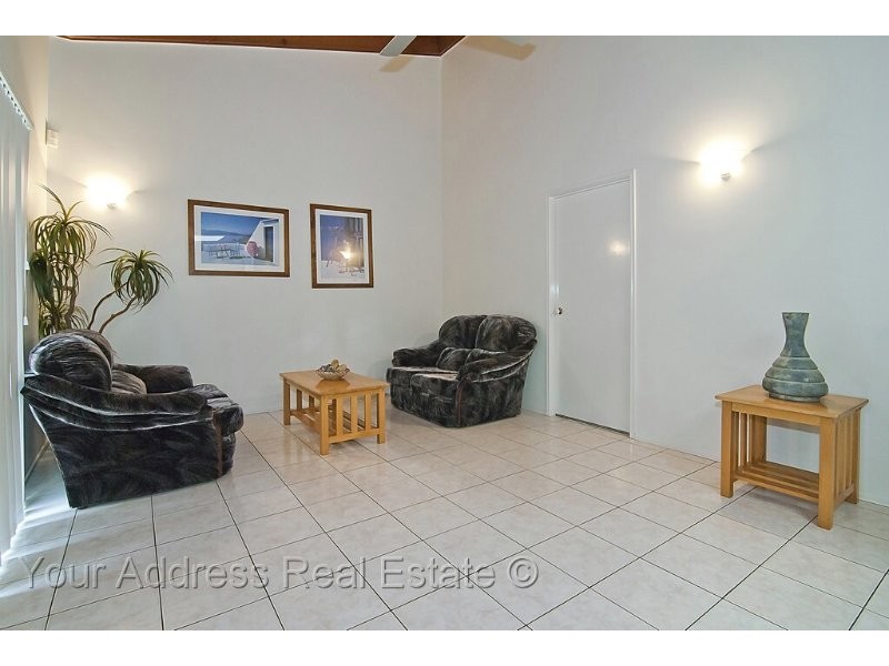 1 Kingfield Court, Regents Park QLD 4118